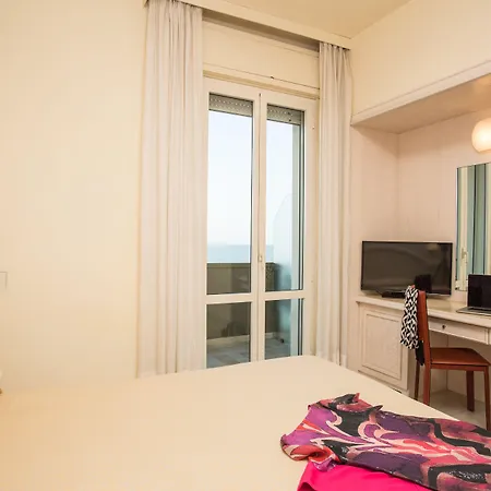 Hotel Brasil Seaview Milano Marittima